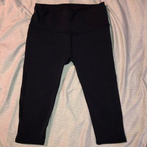 Dark blue cropped lululemon leggings